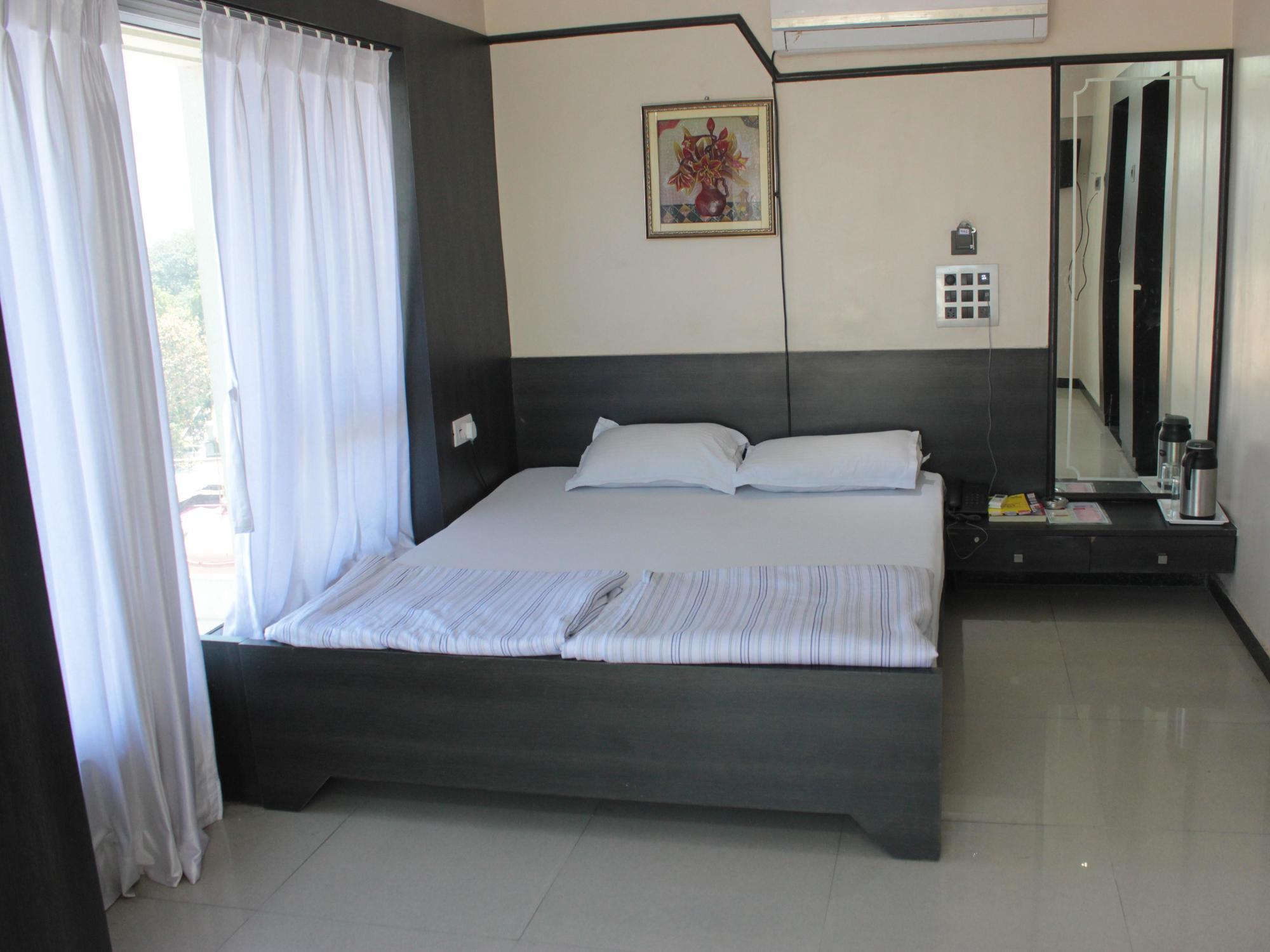 Hotel Apple Inn Amhedabad Dış mekan fotoğraf